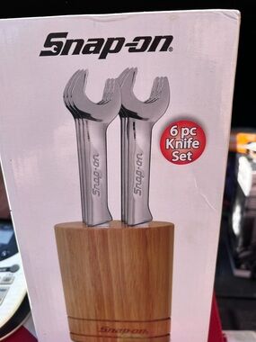 Snap-on Stainless Steel 6-Piece Knife Set with Wood Block - Silver